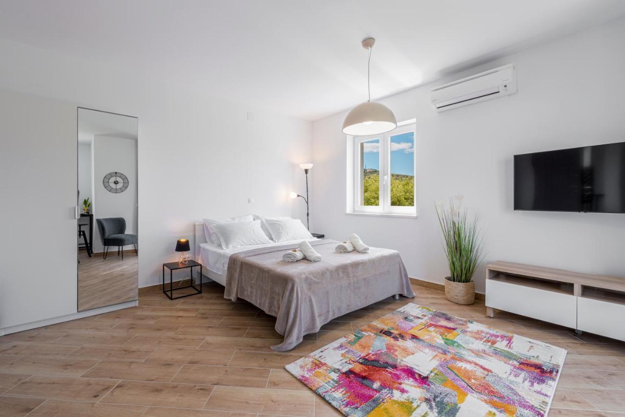 Gold 2 Apartment