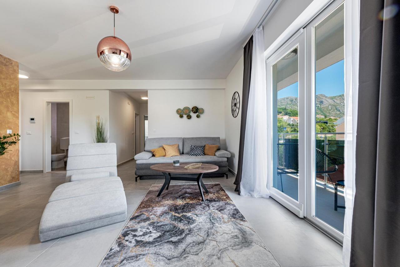 Gold 2 Apartment *